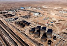 Газрын тос боловсруулах үйлдвэр байгуулах төслийн тоног төхөөрөмж, эд ангиуд үйлдвэрийн талбайд бууж, барилга угсралт, суурилуулалтын ажил үргэлжилж байна