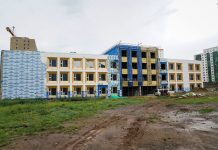 Нийгмийн чиглэлийн төслүүдийн санхүүжилтэд хийгдэж буй шалгалтын улмаас сургуулийн бүтээн байгуулалтын төслийн ашиглалтад орох хугацаа хойшилжээ